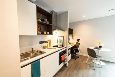 1 bed studio, Nelson Street, Holylands, Belfast, BT151BH - Image 4
